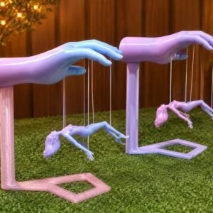 Escultura Decorativa Arte en Hilos – Chica Flotante | Diseño Moderno